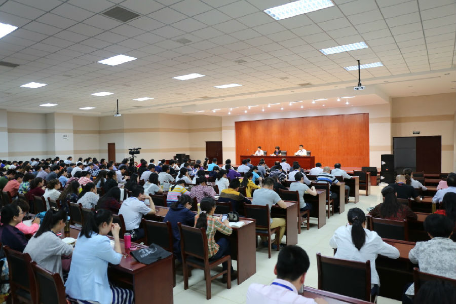 河南应用技术职业学院 召开“两学一做”学习教育动员部署大会